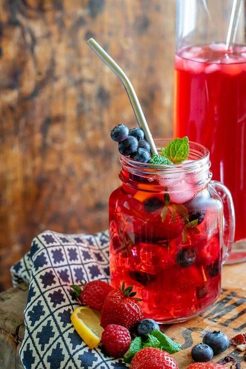 Erdei gyümölcsös házi jeges tea